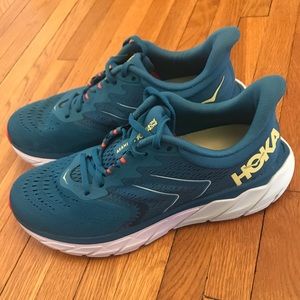 Hoka women’s Arahi 5s